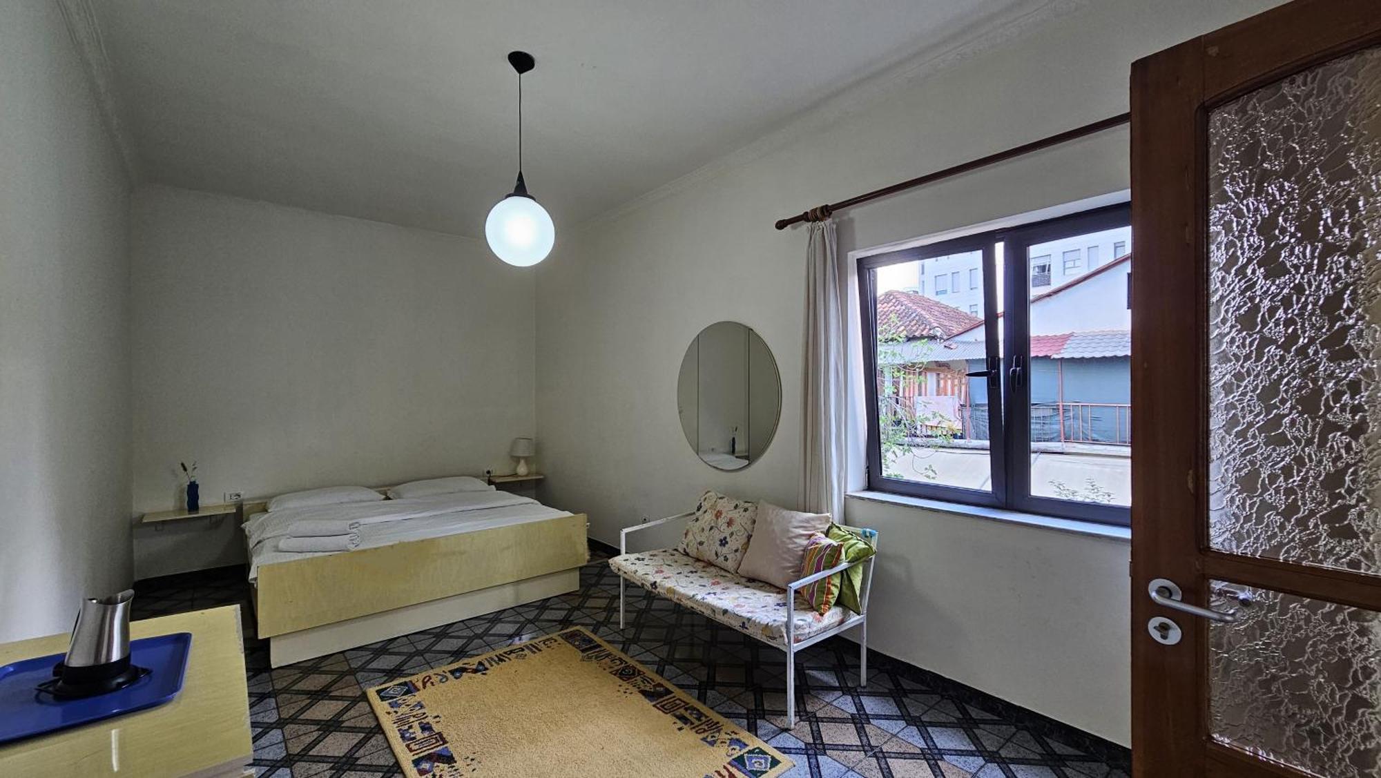 Angie'S Shared Villa Tam 地拉那 外观 照片